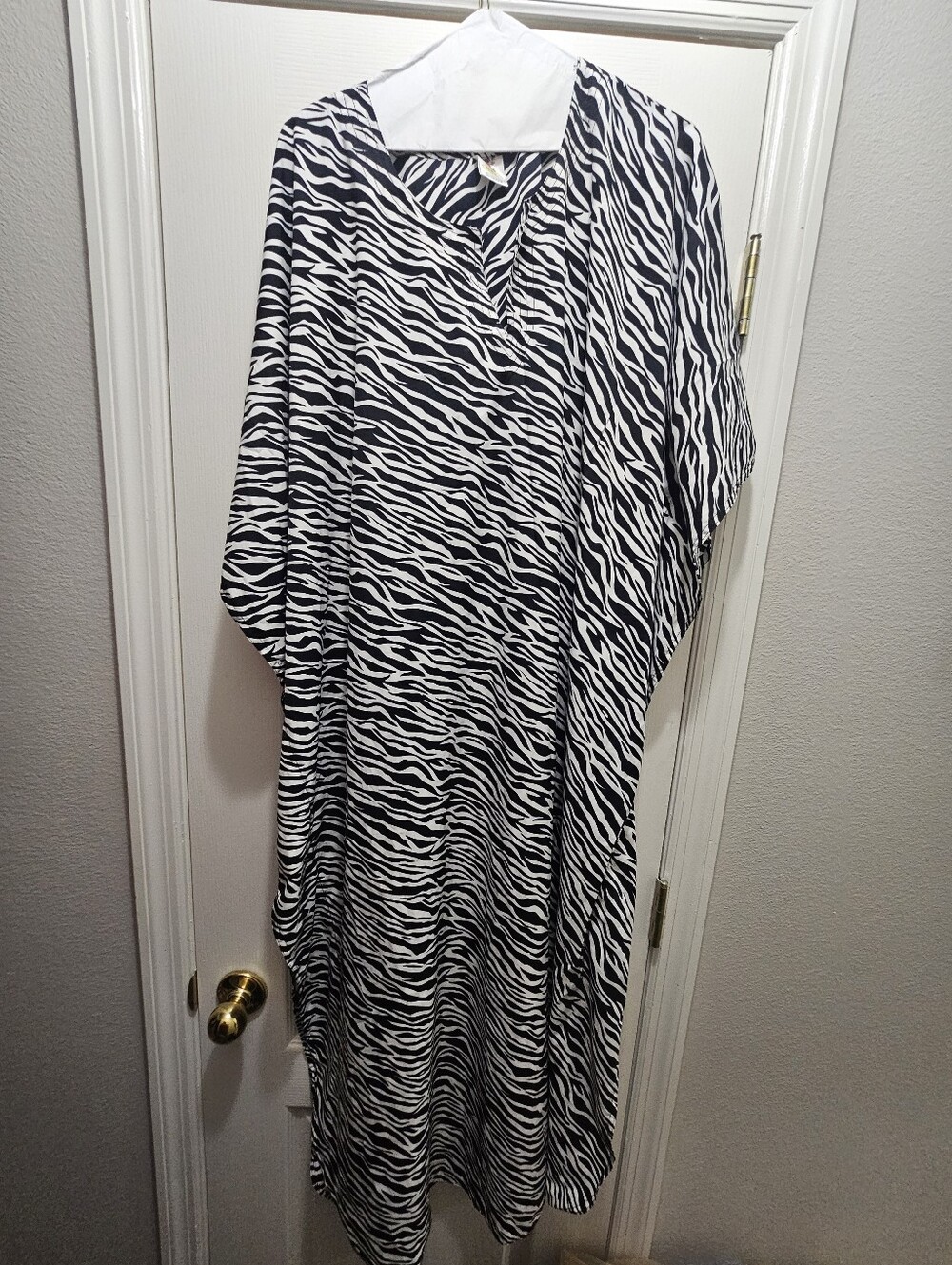Swim COVER Up ( X2) Black & White Zebra-Print And BLACK